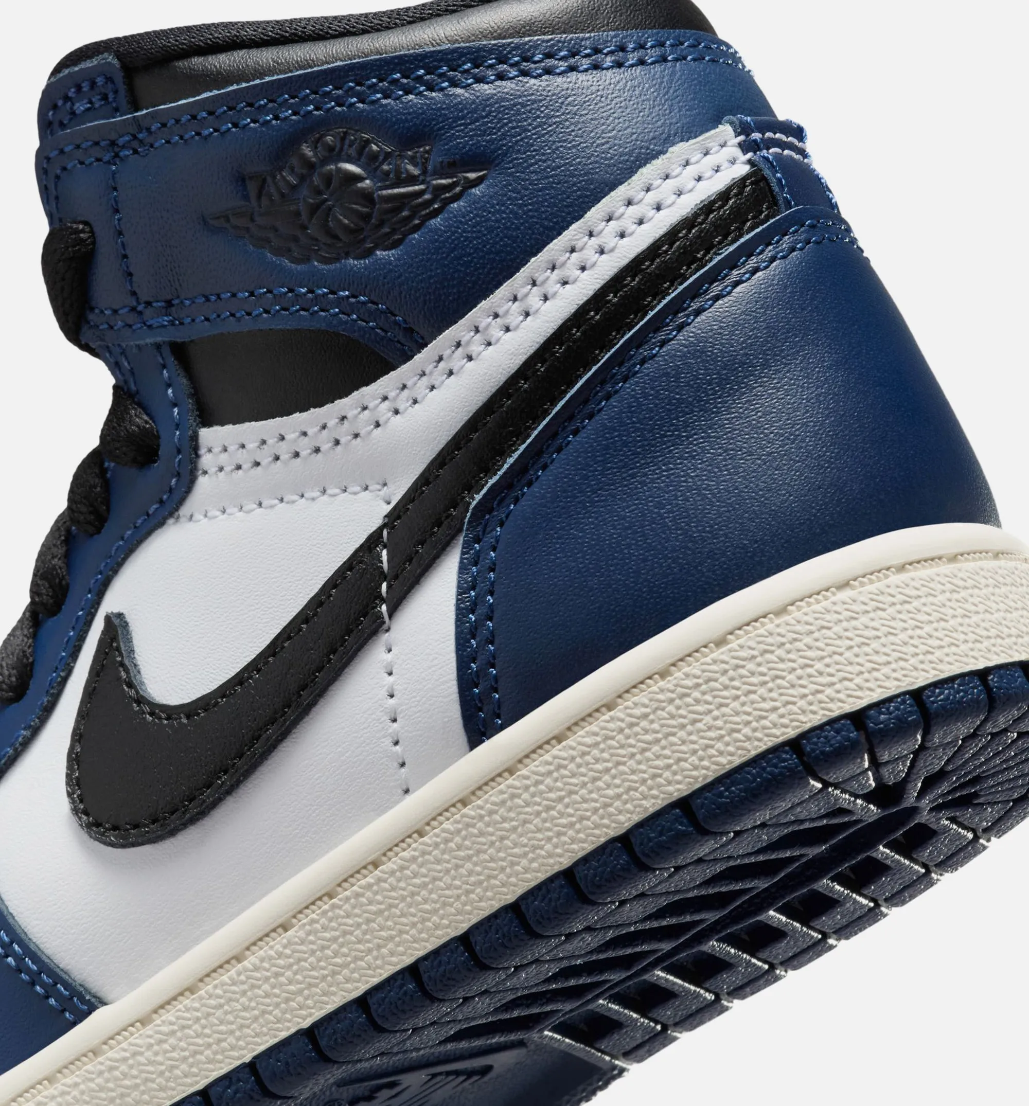 Air Jordan 1 Retro High OG Midnight Navy Preschool Lifestyle Shoe - Midnight Navy/White