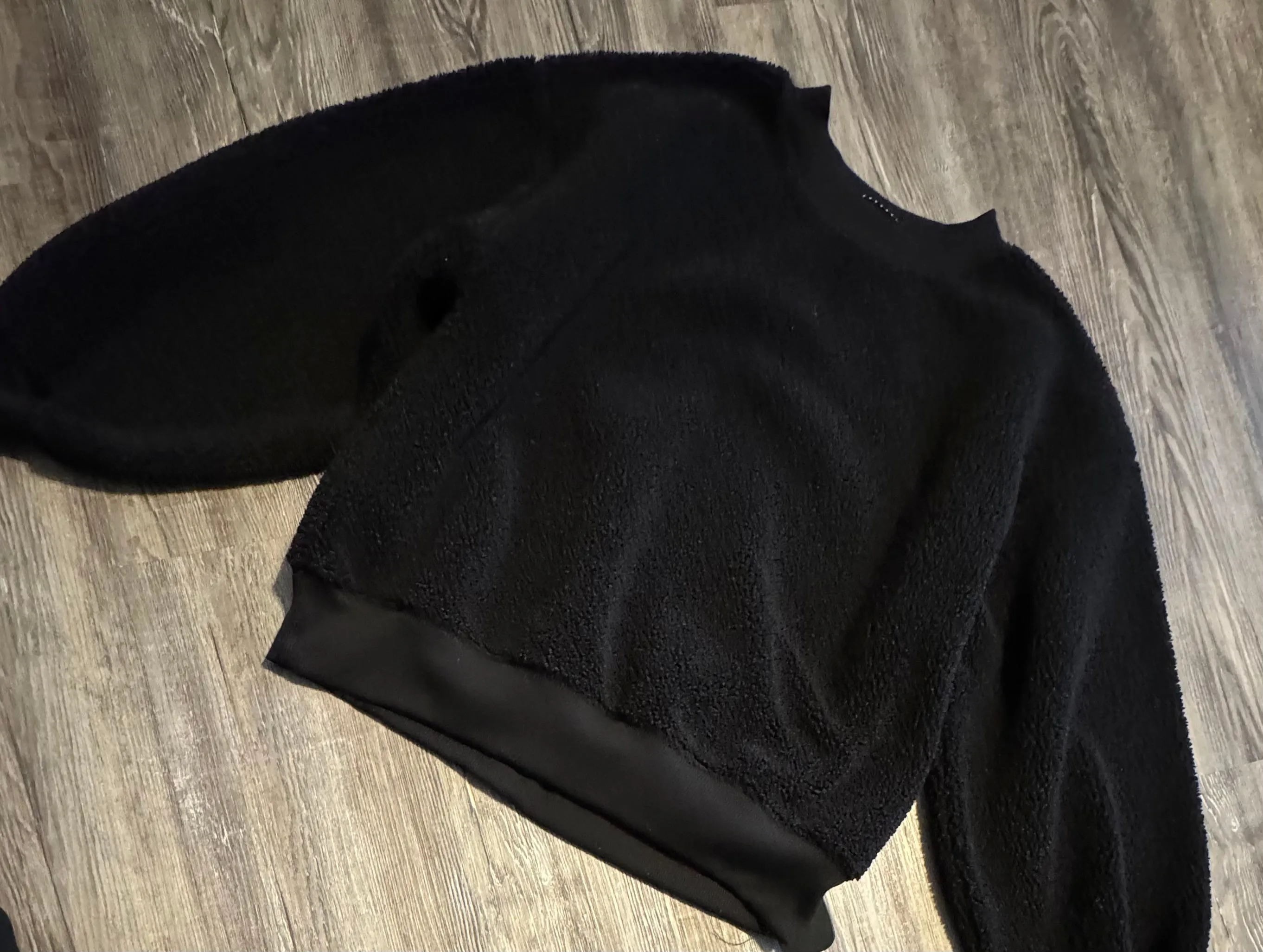 Athletic Sweatshirt Crewneck By Clothes Mentor  Size: S