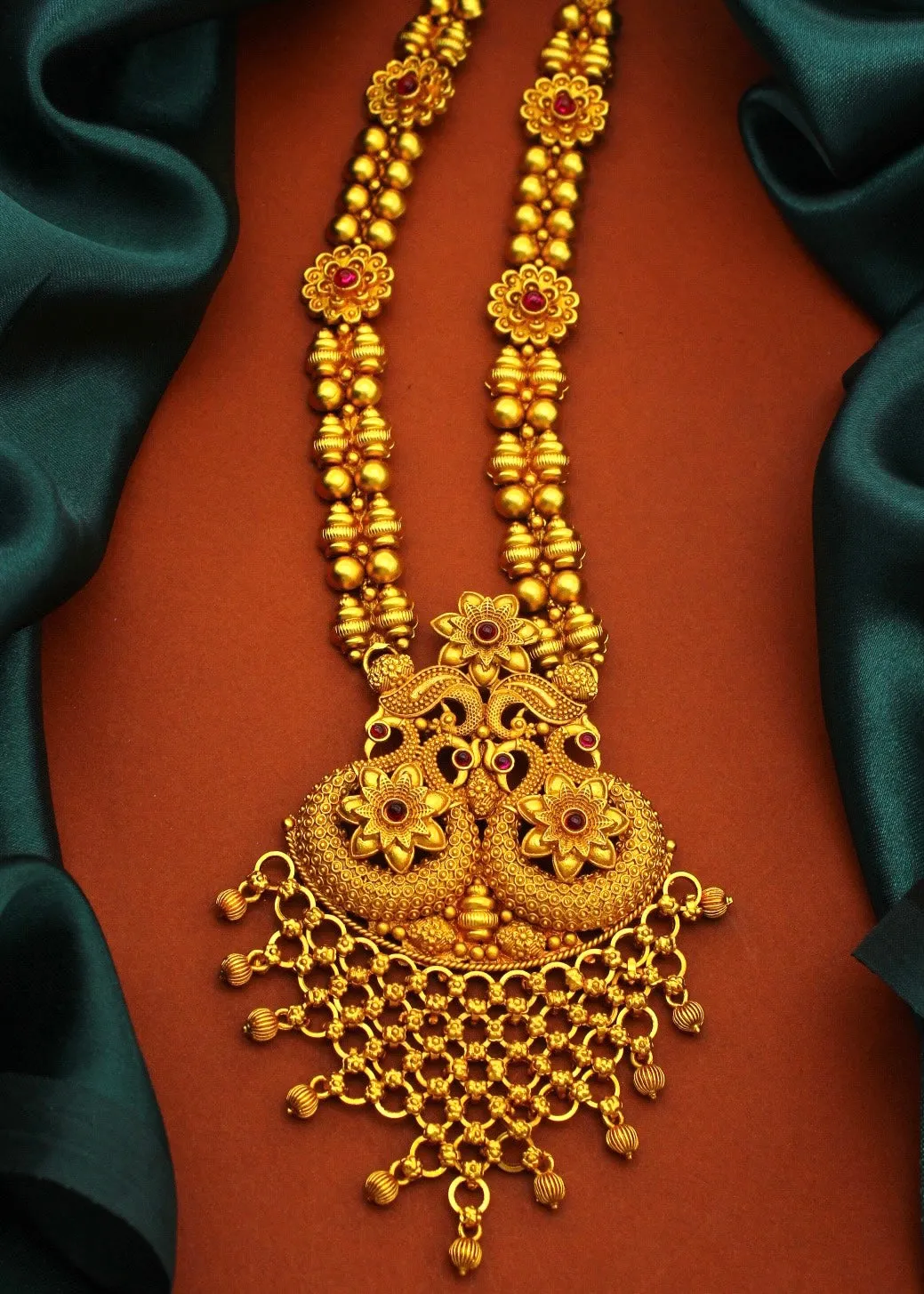 ATTRACTIVE PESHWAI MANGALSUTRA