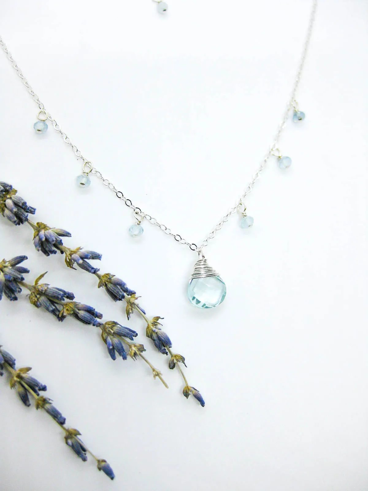 Chamomile: Aquamarine Necklace - n573