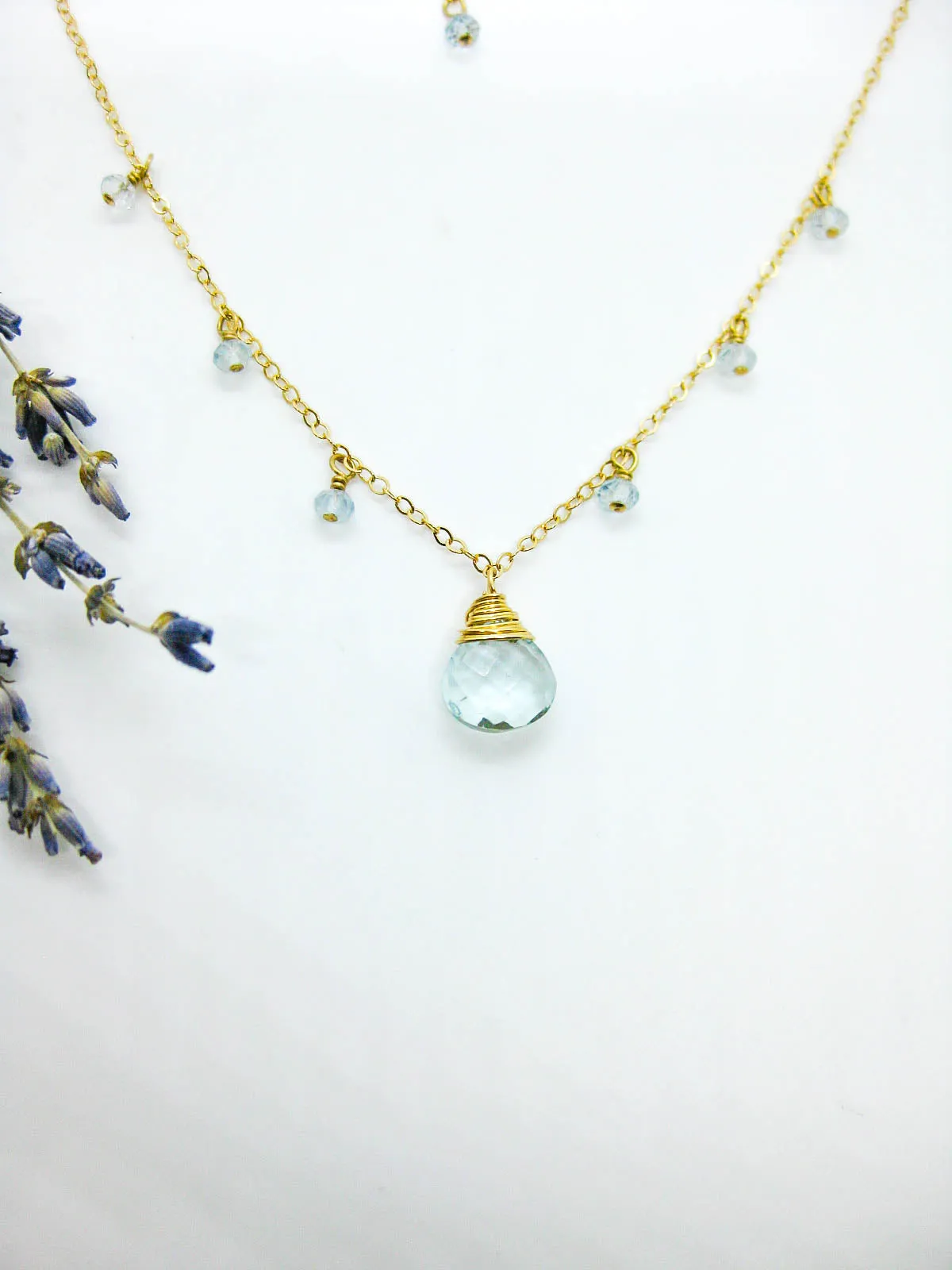 Chamomile: Aquamarine Necklace - n573