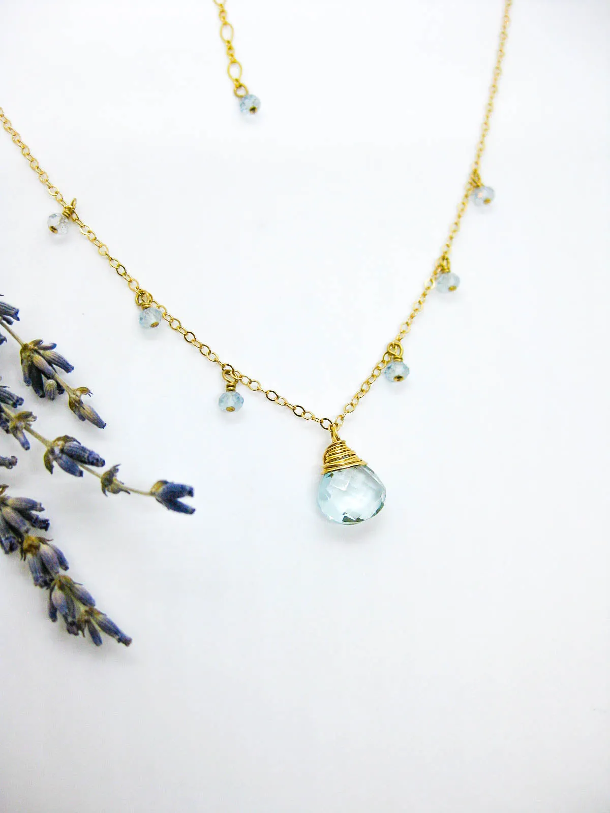 Chamomile: Aquamarine Necklace - n573