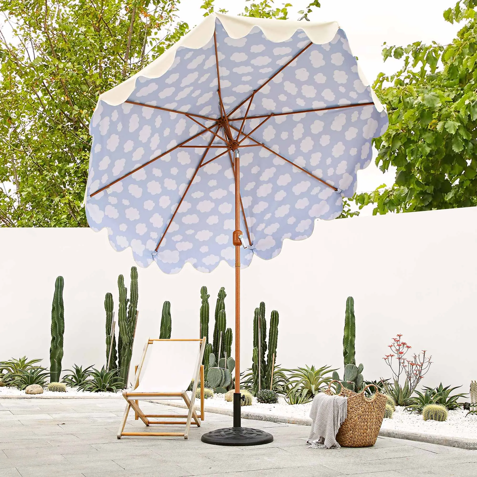 Cloud Pattern 2.6M Octagonal Tassel Parasol with Aluminium Tilt