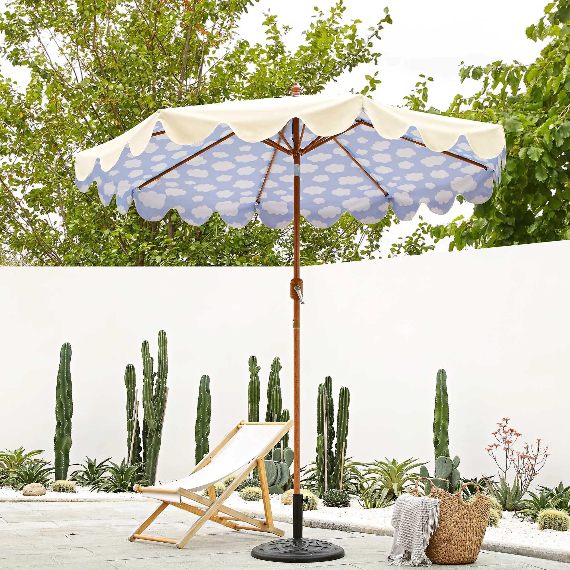 Cloud Pattern 2.6M Octagonal Tassel Parasol with Aluminium Tilt