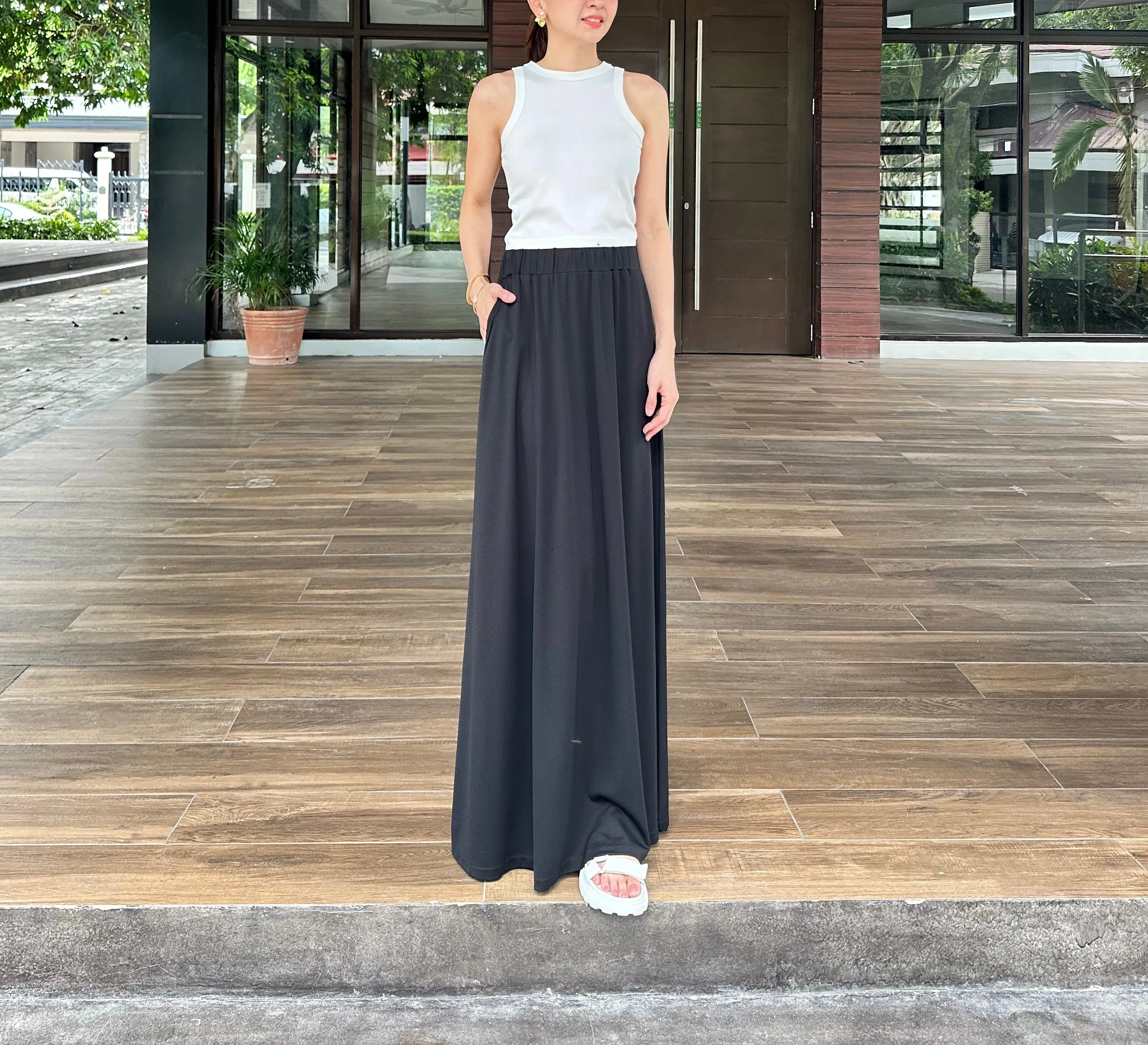 Mina Wide Skirt in Black (COTTON)