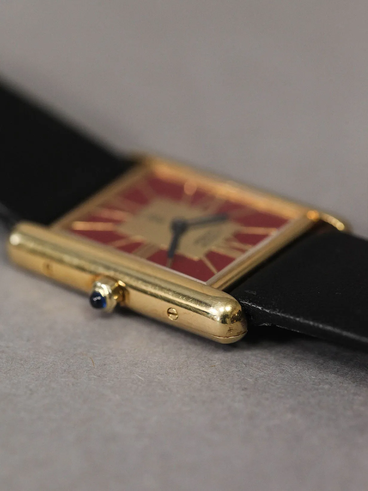 Must de Cartier Tank Red Deco