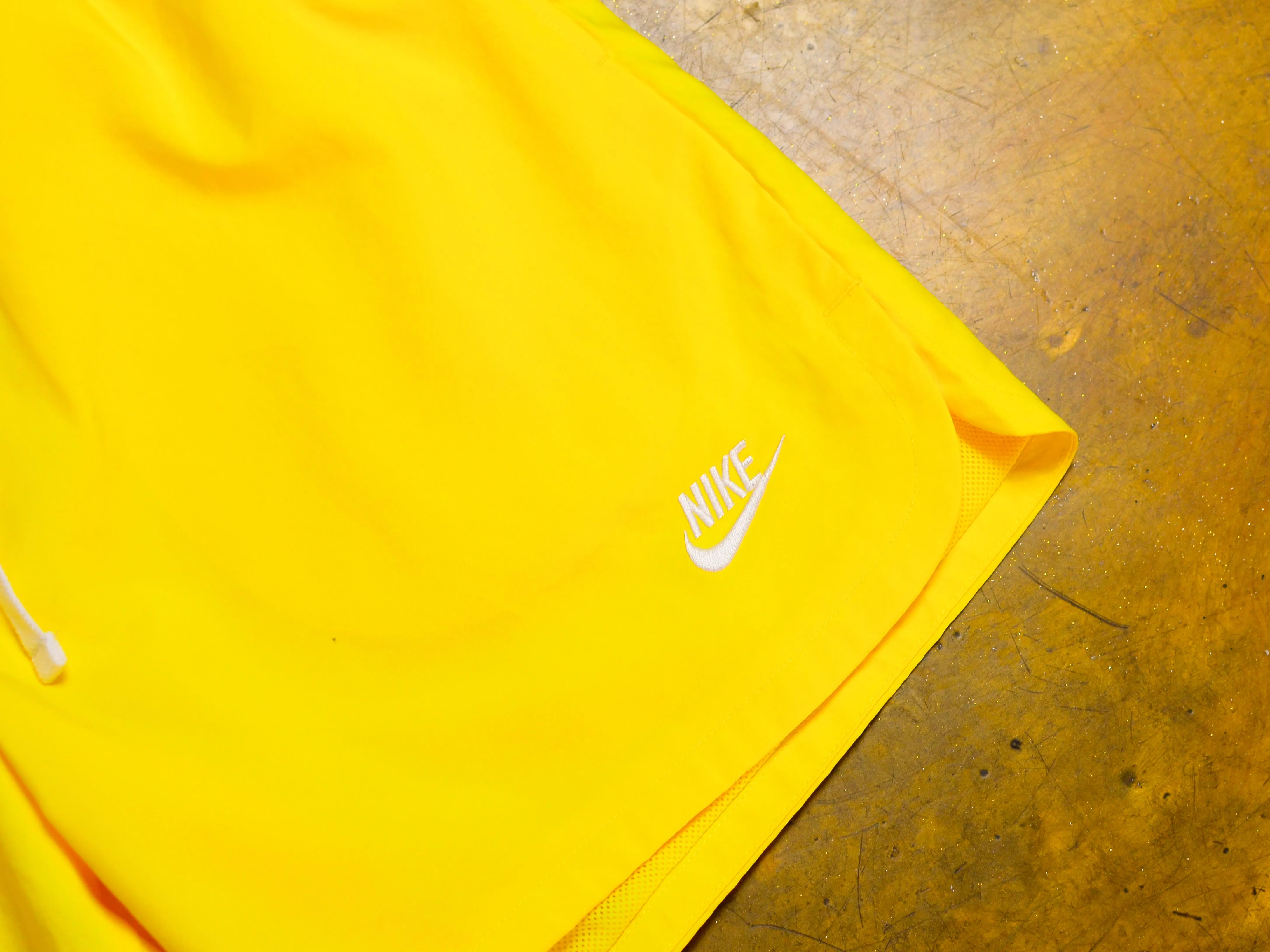 Nike Sportswear Essentials Woven Lined Flow Shorts - Yellow Strike / White