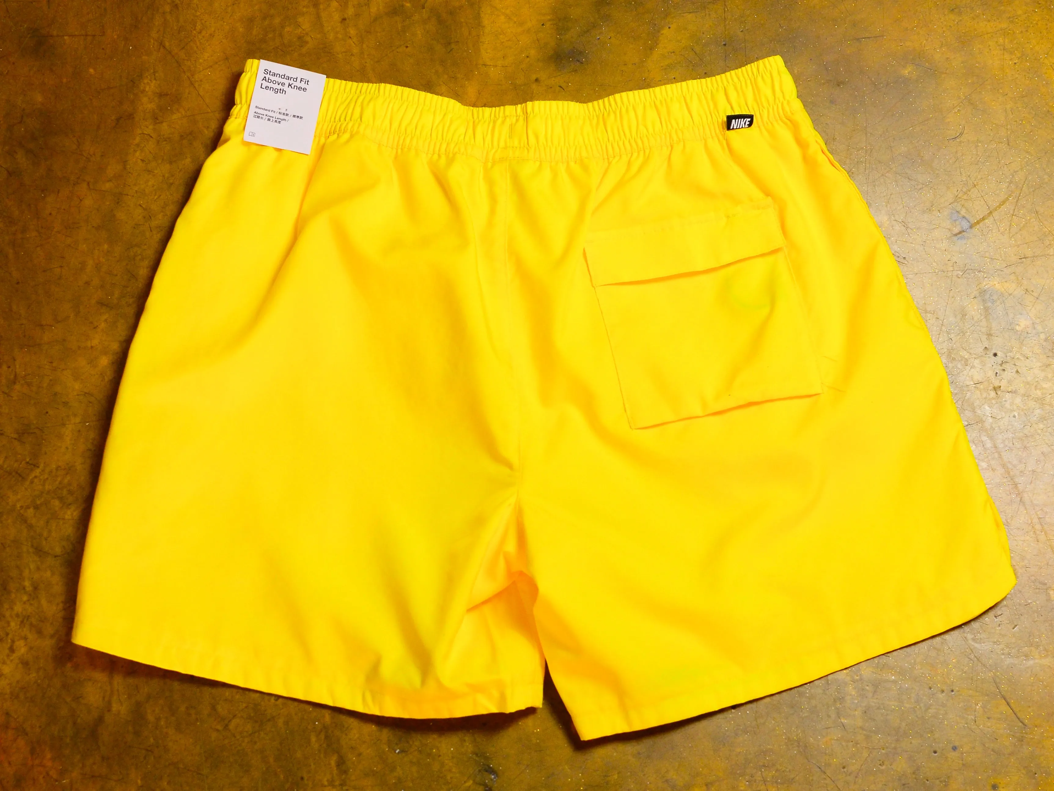 Nike Sportswear Essentials Woven Lined Flow Shorts - Yellow Strike / White