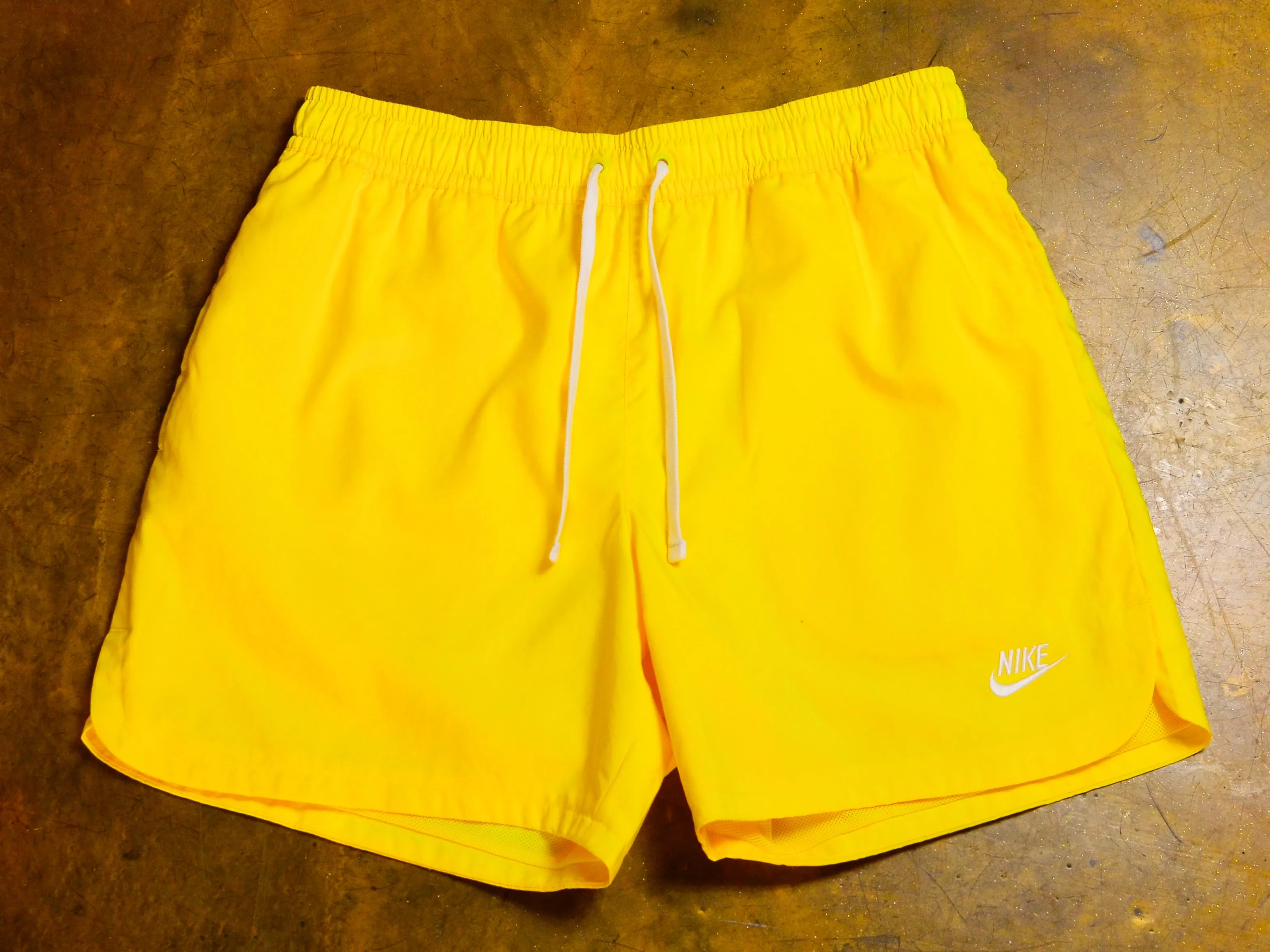 Nike Sportswear Essentials Woven Lined Flow Shorts - Yellow Strike / White