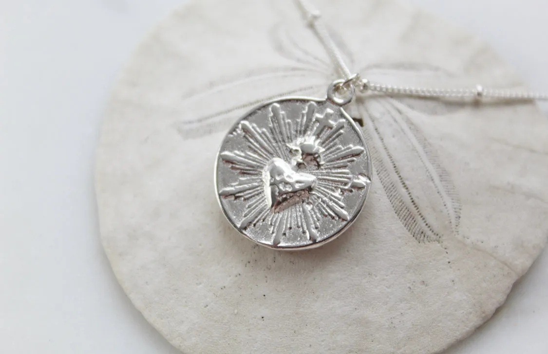 The Little Sacred Heart® minimalist version in silver